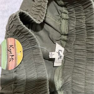 Kye Mi Joggers bran new